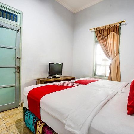 Oyo 90771 Mess 19 Syariah Otel Bandar Lampung Dış mekan fotoğraf