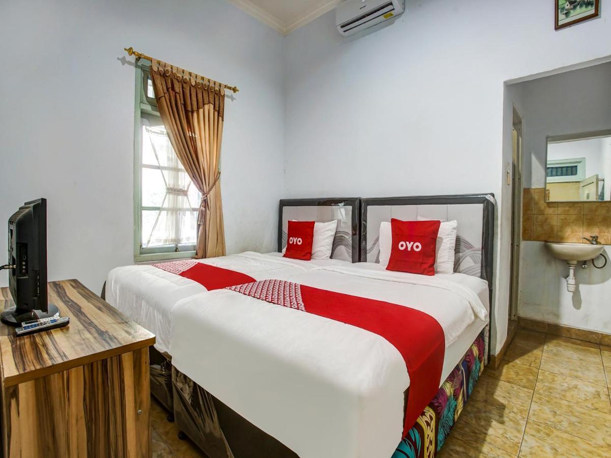 Oyo 90771 Mess 19 Syariah Otel Bandar Lampung Dış mekan fotoğraf